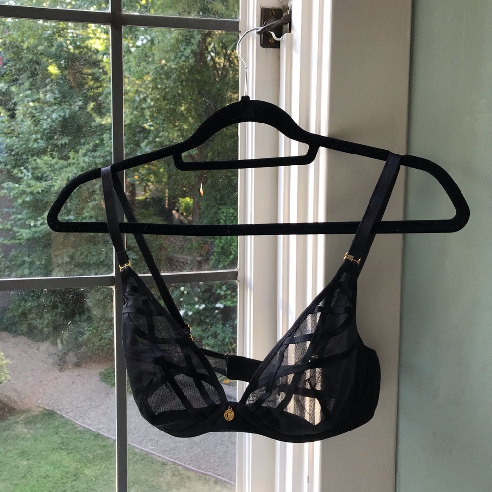❗️8/20 shop closes❗️ Black Sheer Chantelle Bra 32C